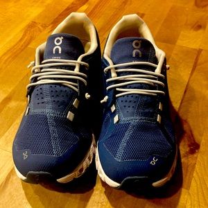 On Cloud Shoes size 7